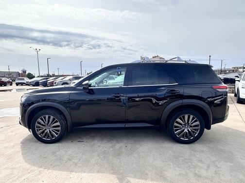 2022 Nissan Pathfinder SL