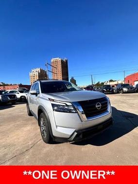 2024 Nissan Pathfinder SV