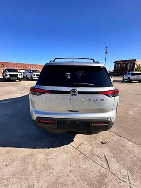 2024 Nissan Pathfinder SV