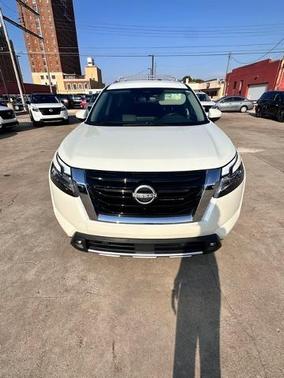 2022 Nissan Pathfinder SL