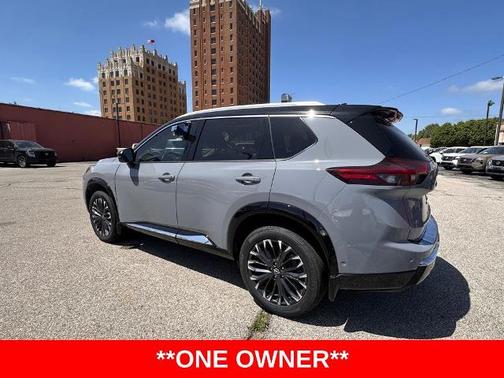 Boulder Gray Metallic 2024 Nissan Rogue Platinum