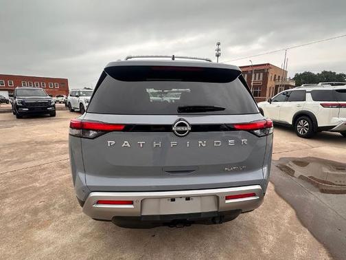 Boulder Gray Pearl 2023 Nissan Pathfinder Platinum
