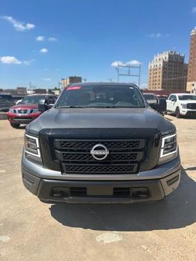 2023 Nissan Titan SV