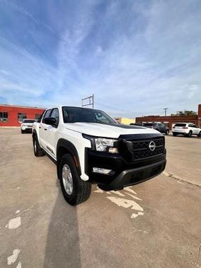 Glacier White 2024 Nissan Frontier SV