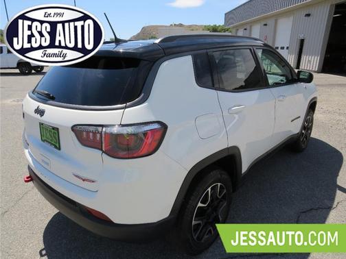 Photo 3 of 31 of 2020 Jeep Compass Trailhawk