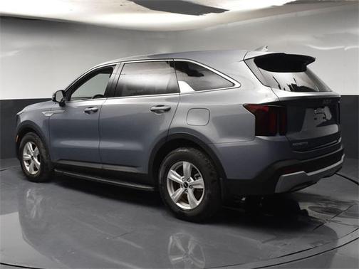 2025 Kia Sorento LX