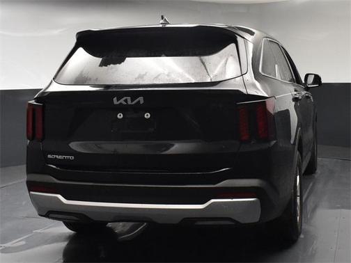 2025 Kia Sorento LX