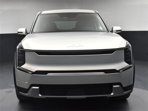 2026 Kia EV9 Light Long Range