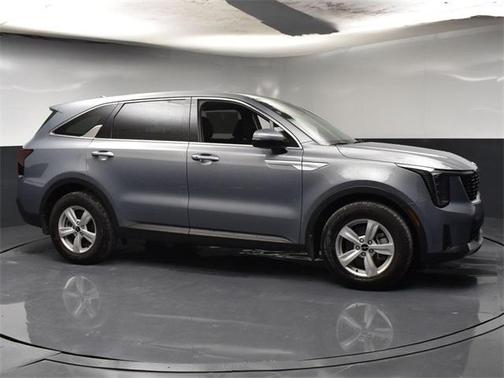 2025 Kia Sorento LX