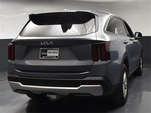 2025 Kia Sorento LX