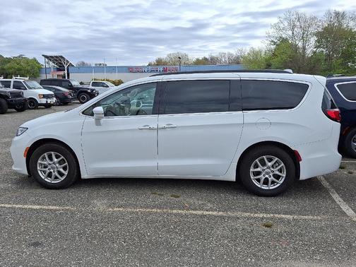 2022 Chrysler Pacifica Touring-L