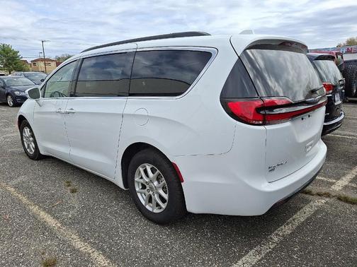 2022 Chrysler Pacifica Touring-L