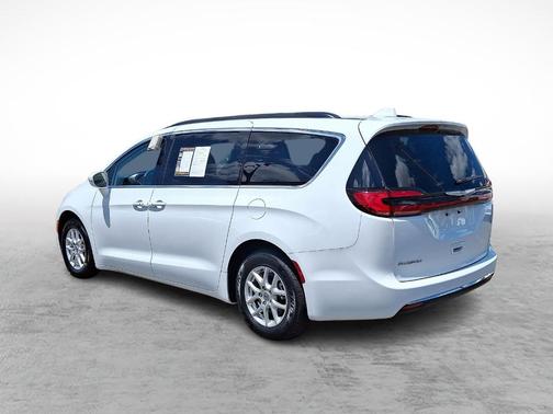 2022 Chrysler Pacifica Touring-L
