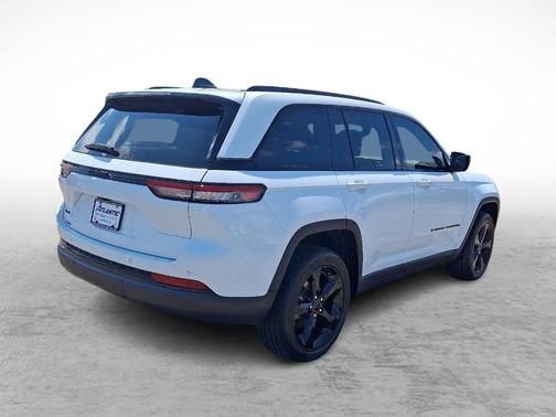 2022 Jeep Grand Cherokee Altitude