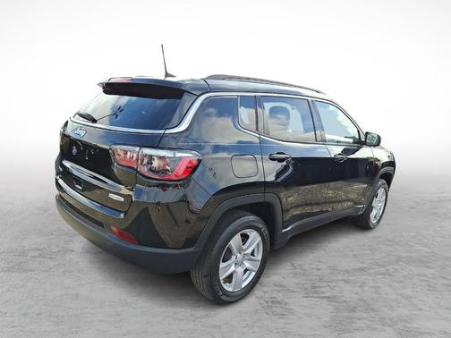 Diamond Black 2022 Jeep Compass Latitude
