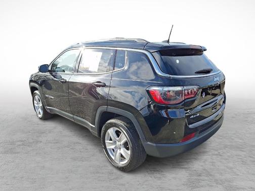 Diamond Black 2022 Jeep Compass Latitude