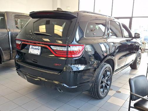 DB Black Crystal Clearcoat 2026 Dodge Durango GT