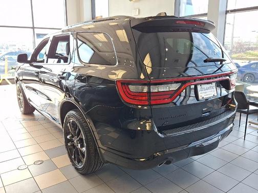DB Black Crystal Clearcoat 2026 Dodge Durango GT
