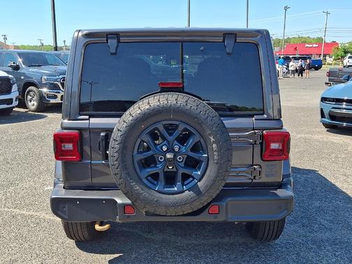 Granite Crystal Clearcoat Metallic 2026 Jeep Wrangler Sport