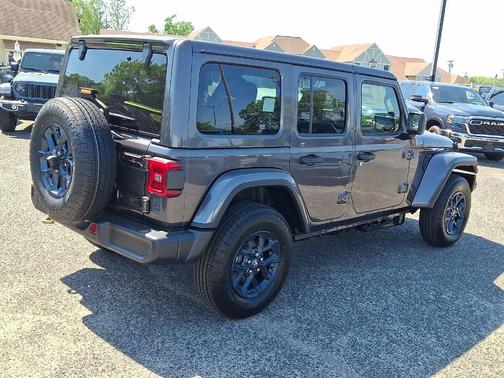 Granite Crystal Clearcoat Metallic 2026 Jeep Wrangler Sport