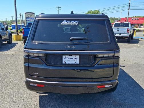 Gloss Black 2026 Jeep Grand Wagoneer Summit Obsidian