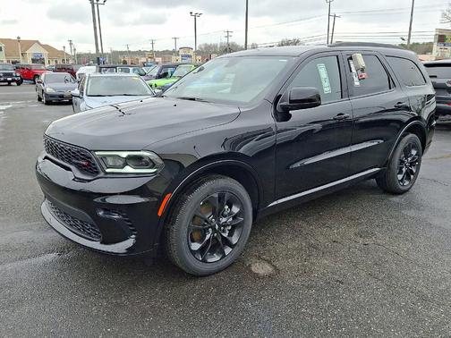 DB Black Crystal Clearcoat 2026 Dodge Durango GT