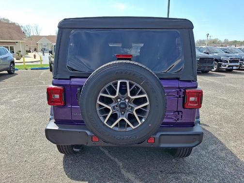 REIGN EXTERIOR PAINT 2026 Jeep Wrangler Sahara