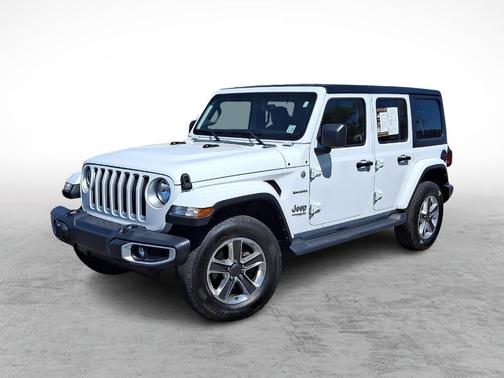 Bright White Clearcoat 2022 Jeep Wrangler Unlimited Sahara