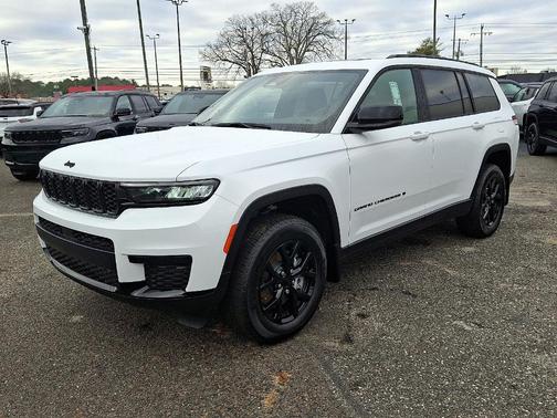 2025 Jeep Grand Cherokee L Laredo