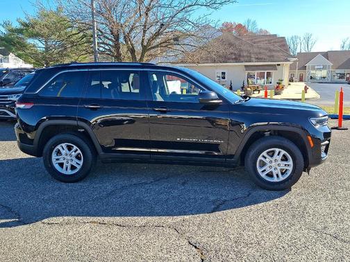 2023 Jeep Grand Cherokee Laredo