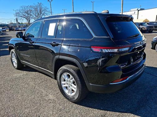 2023 Jeep Grand Cherokee Laredo