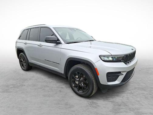 Silver Zynith 2024 Jeep Grand Cherokee Laredo