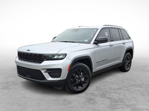 Silver Zynith 2024 Jeep Grand Cherokee Laredo