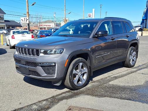 Metallic 2026 Jeep Grand Cherokee Limited
