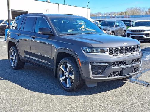 Metallic 2026 Jeep Grand Cherokee Limited
