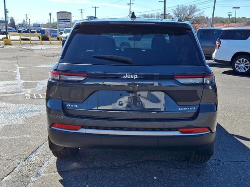 Metallic 2026 Jeep Grand Cherokee Limited