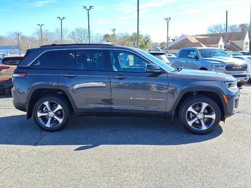 Metallic 2026 Jeep Grand Cherokee Limited