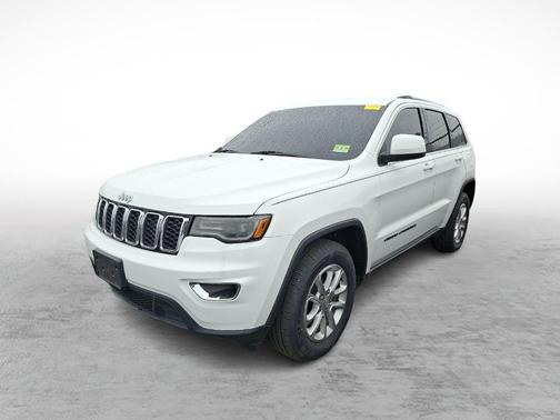 Bright White Clearcoat 2021 Jeep Grand Cherokee Laredo E