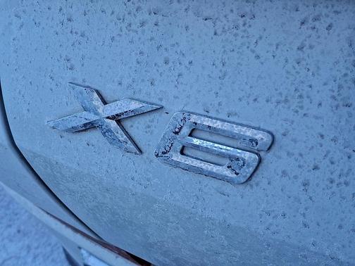 2023 BMW X6 xDrive40i