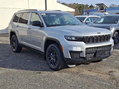 Silver Zynith 2025 Jeep Grand Cherokee L Laredo