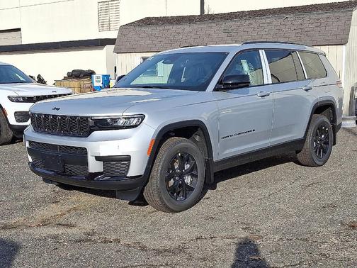 Silver Zynith 2025 Jeep Grand Cherokee L Laredo