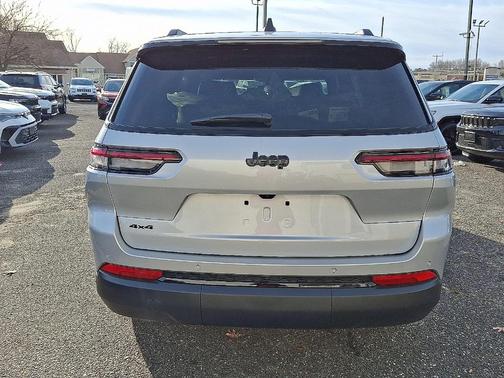 Silver Zynith 2025 Jeep Grand Cherokee L Laredo