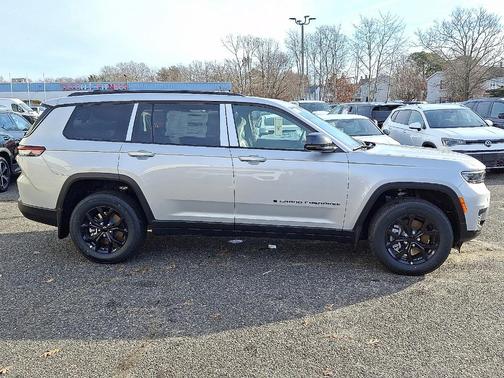 Silver Zynith 2025 Jeep Grand Cherokee L Laredo