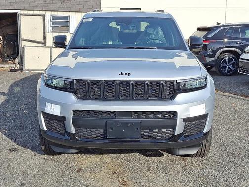 Silver Zynith 2025 Jeep Grand Cherokee L Laredo