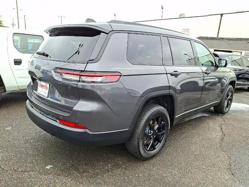 2025 Jeep Grand Cherokee L Laredo