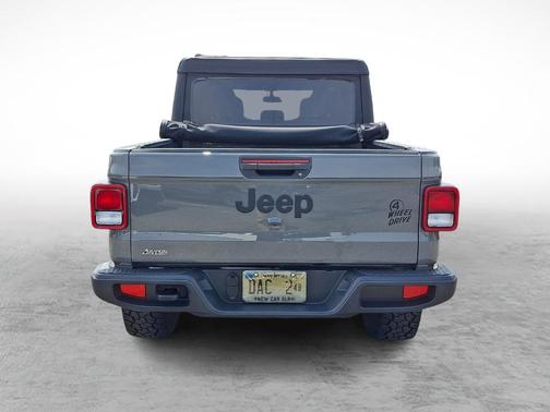 Sting Gray Clearcoat 2022 Jeep Gladiator Sport