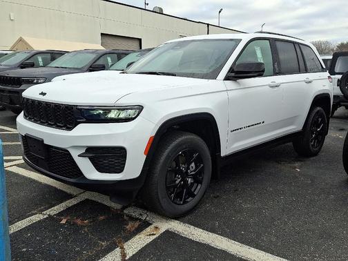 2025 Jeep Grand Cherokee Laredo