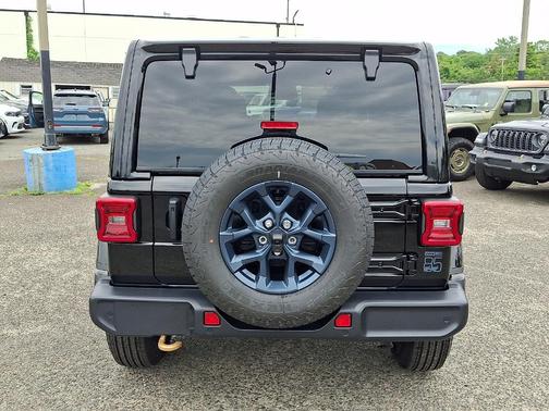 Black Clearcoat 2026 Jeep Wrangler Sport