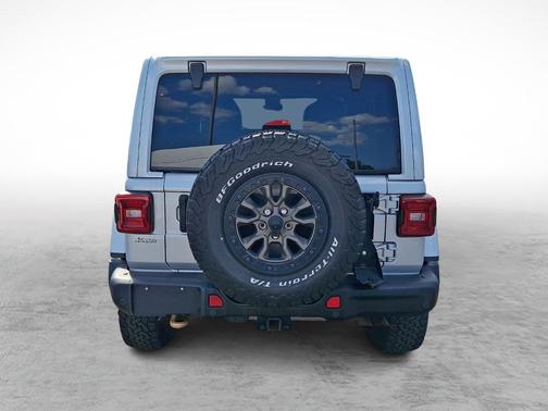 Silver Zynith Clearcoat 2023 Jeep Wrangler Rubicon 392