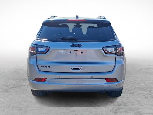 Billet Silver Metallic Clearcoat 2023 Jeep Compass Altitude